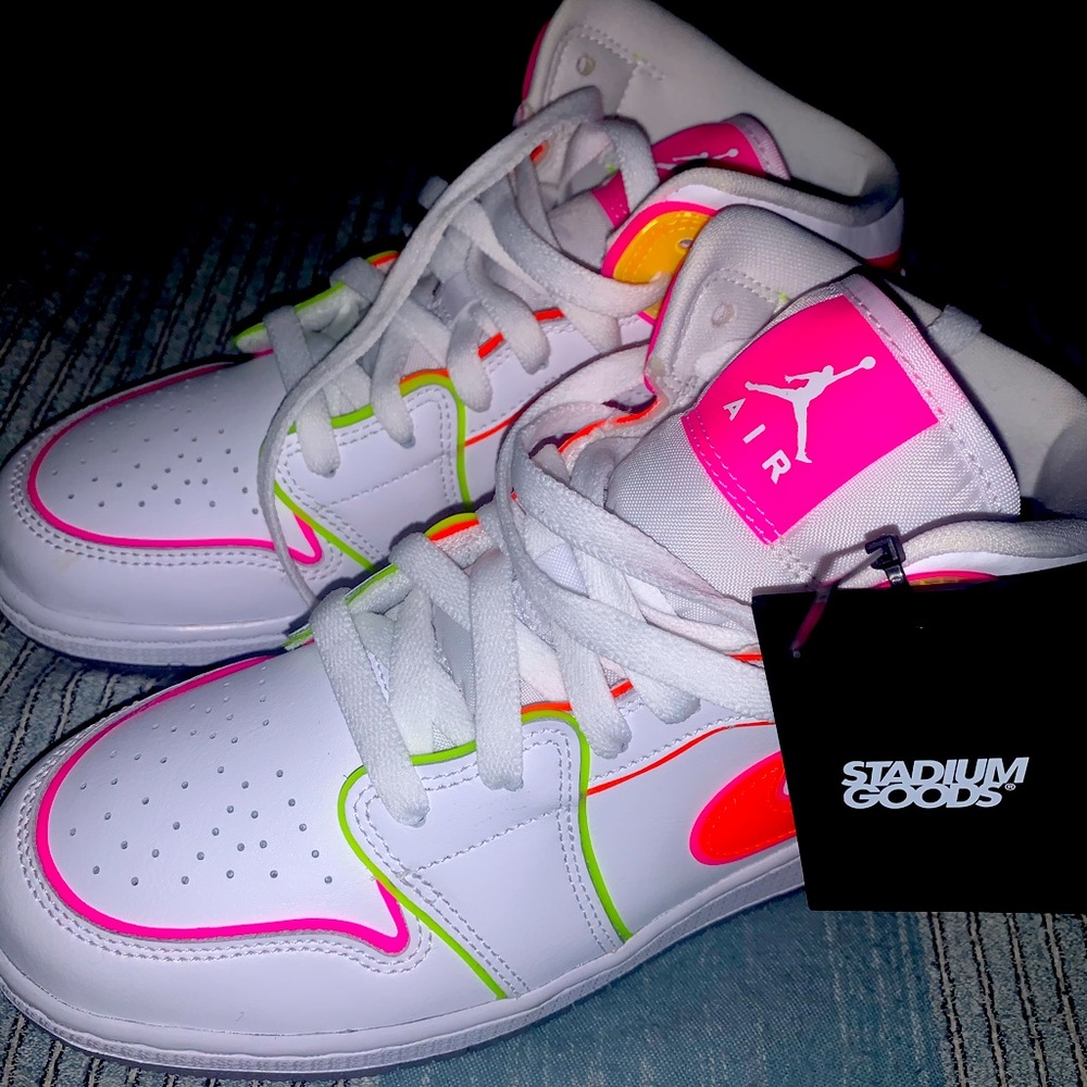 Jordan 1 Edge glow